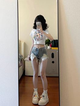 Plus size European and American style vibe ripped denim shorts for women in summer hot girls high waist design A-line raw edge hot pants