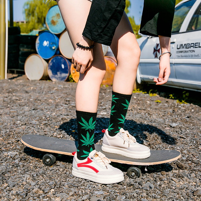 Maple Leaf Socks Men's Cotton In Tube Women's Hemp Leaf Stockings Men's Trendy Street High Help Autumn Little Daisy Hip Hop Ins Net Red Maple Leaf Socks Men's Cotton In Tube Women's Hemp Leaf Stockings Men's Trendy Street High Help Autumn Little Daisy Hip Hop Ins Net Red