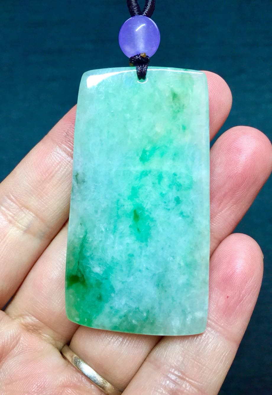 翡翠平安吊坠雕刻鱼戏莲花糯冰翠绿30克项坠