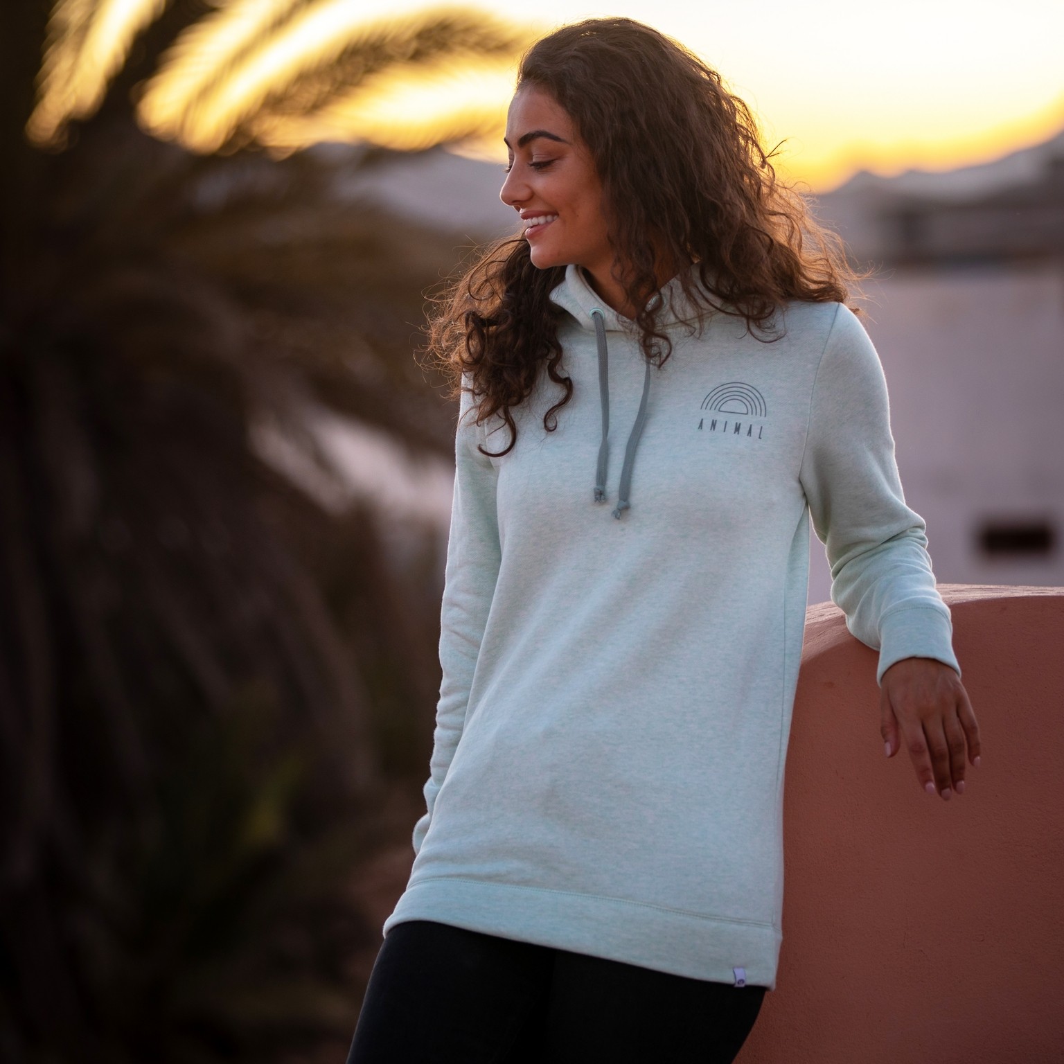 上新英国女士中长显瘦盖住pp2020春夏新款卫衣