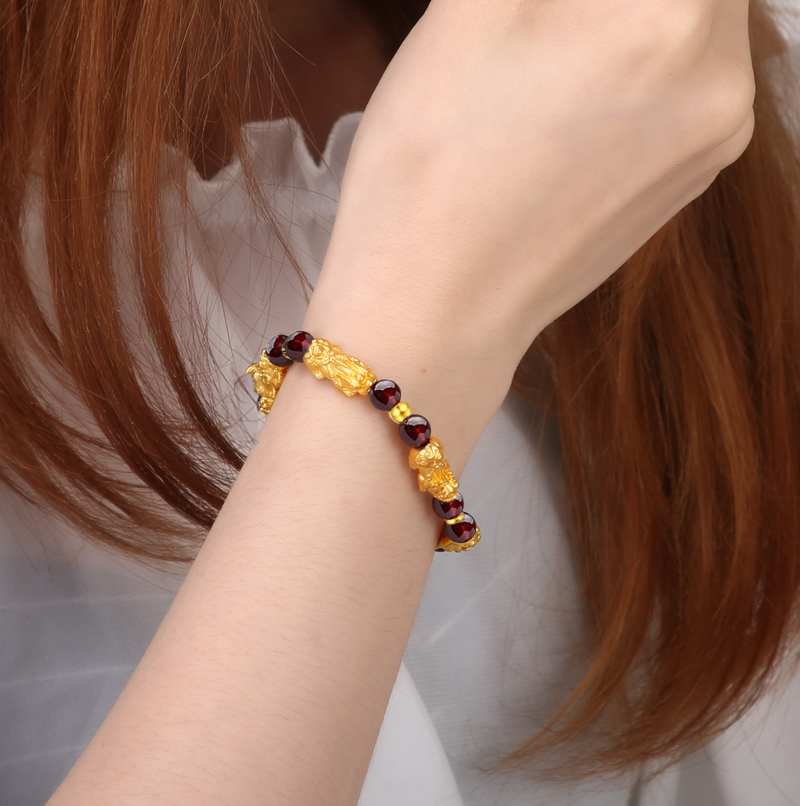 貔貅手链黄金女士新款足金转运珠皮招财石榴石手饰