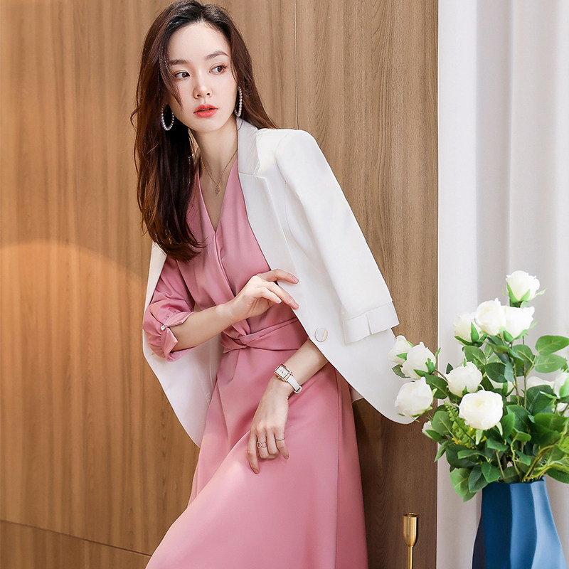 高端牛油果绿连衣裙女名媛垂感气质内搭休闲雪纺西装职场两件套装