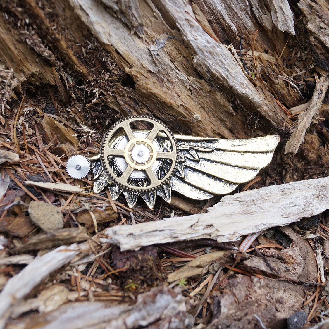 蒸汽熠先生的大陆朋克礼物金属复古齿轮翅膀胸针