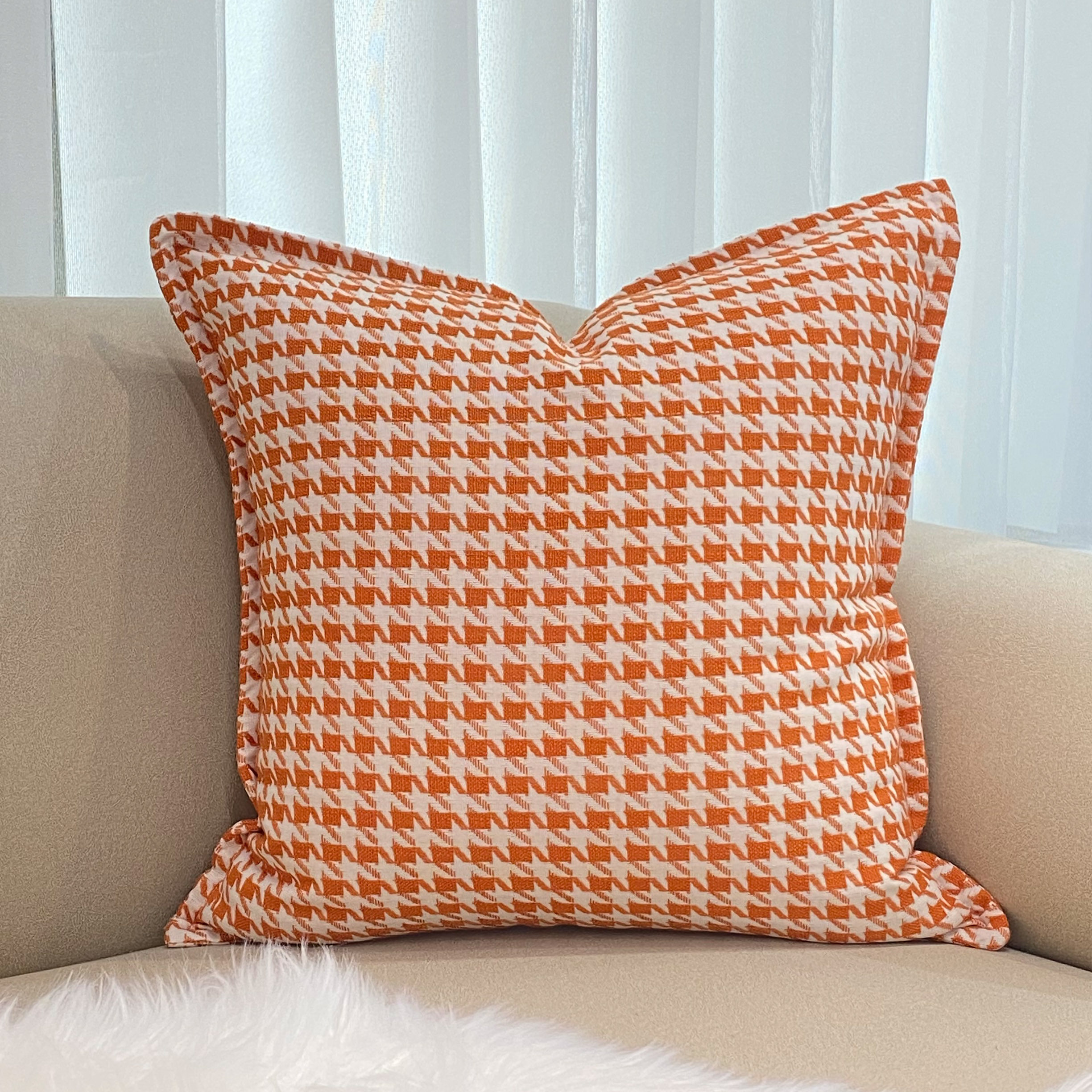 家居橙色千鸟格抱枕靠垫样板房橘色丝绒纯色方枕靠垫