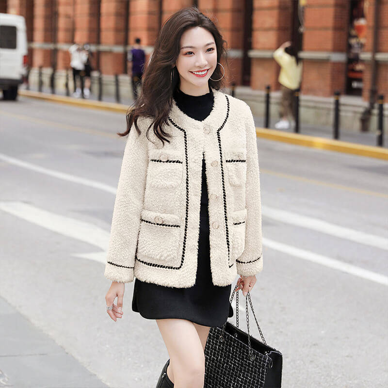 丝柏单排短款毛短款羊羔颗粒香风时尚短外套