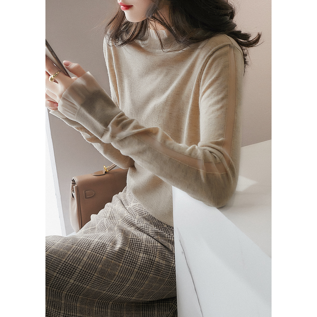 の[ZY259219AG] 美且温柔！ 唯美网纱拼木耳边领羊毛打底针织衫女