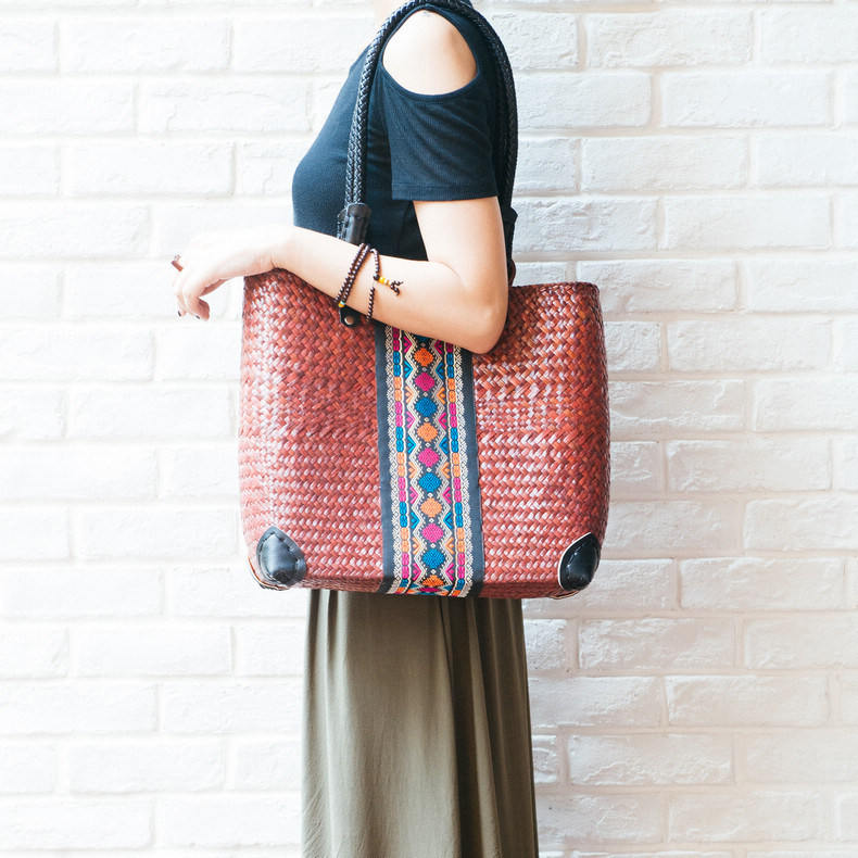 新款泰国手工草编包民族风编织大容量女包藤编包沙滩包单肩大草包