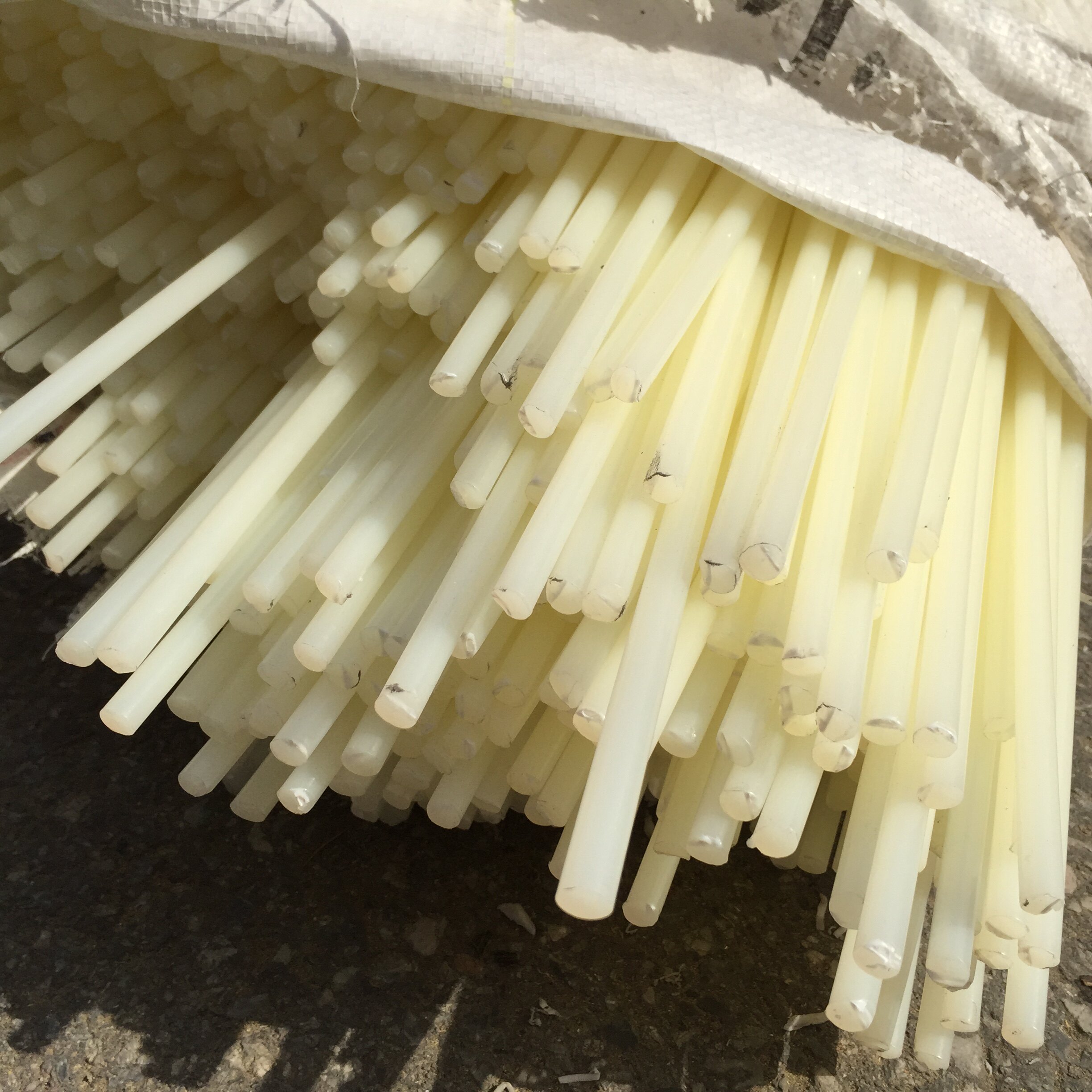 尼龙棒 聚酰胺棒 淡黄色pa6耐磨塑料棒 尼龙棒零切车床加工定做