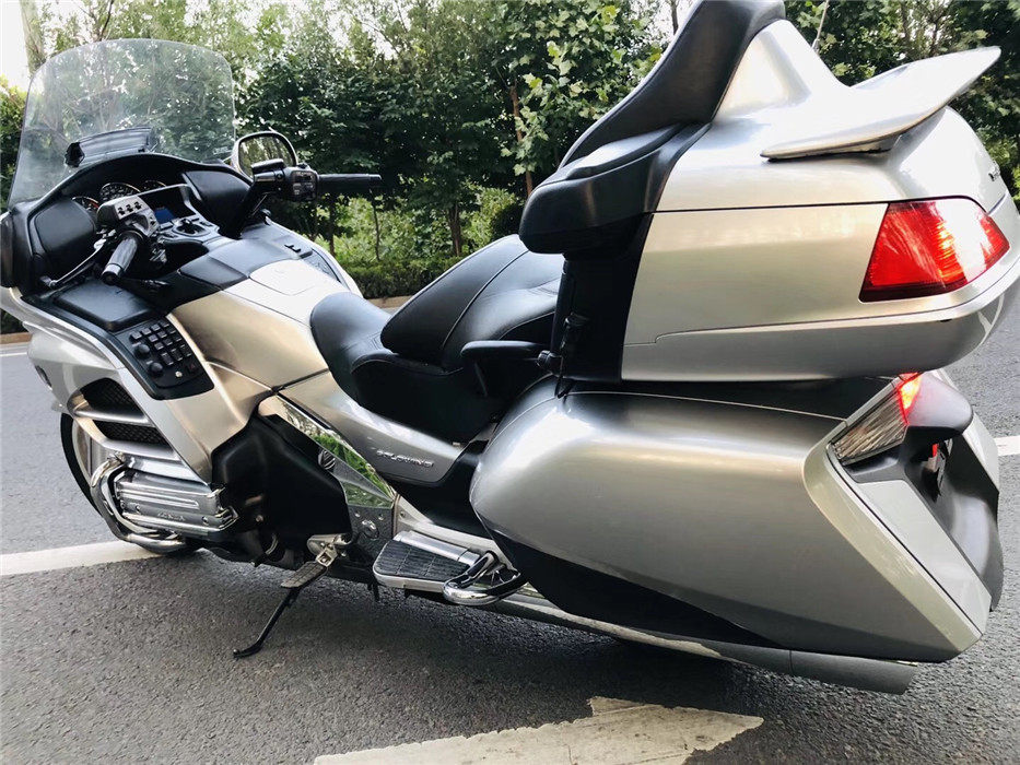 二手本田金翼进口大船踏板雅马哈双缸水冷巡航拉力旅行摩托踏板车