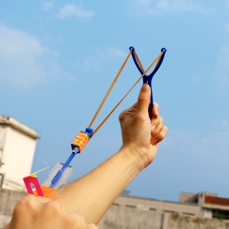 9元包邮创意闪光飞箭橡皮筋弹射弹弓飞天天仙子发光玩具