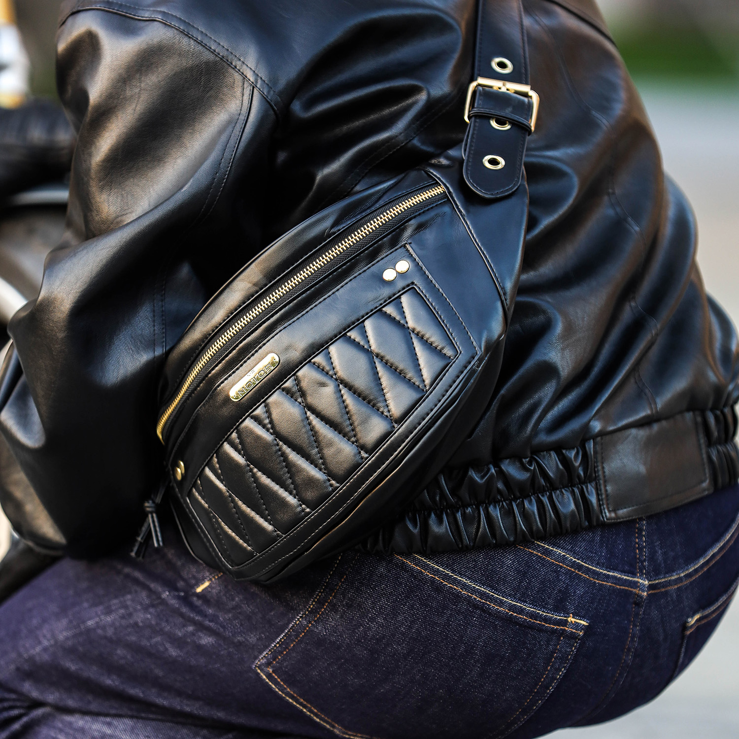 复古机车胸包阿美咔叽哈雷摩托车挎包饺子腰包骑士包