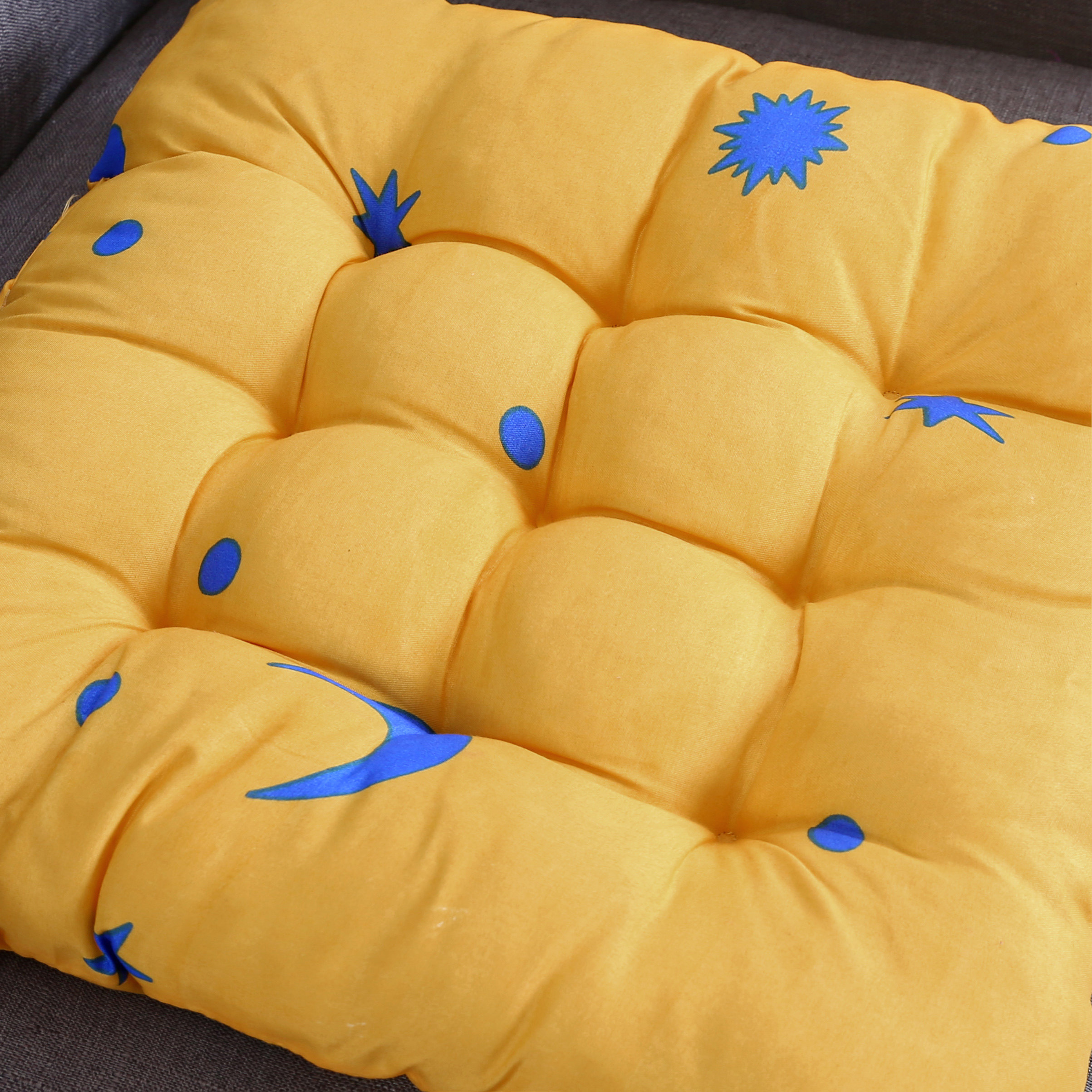 加厚学生坐垫办公室美臀座垫卡通可爱椅子垫子四季海绵凳子垫屁垫