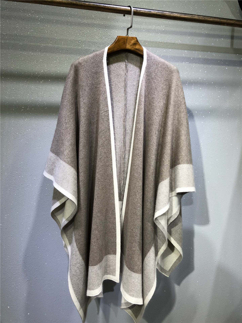 10欧洲站羊毛披肩斗篷女装2021早秋新品中长款时尚针织轻奢贵妇风