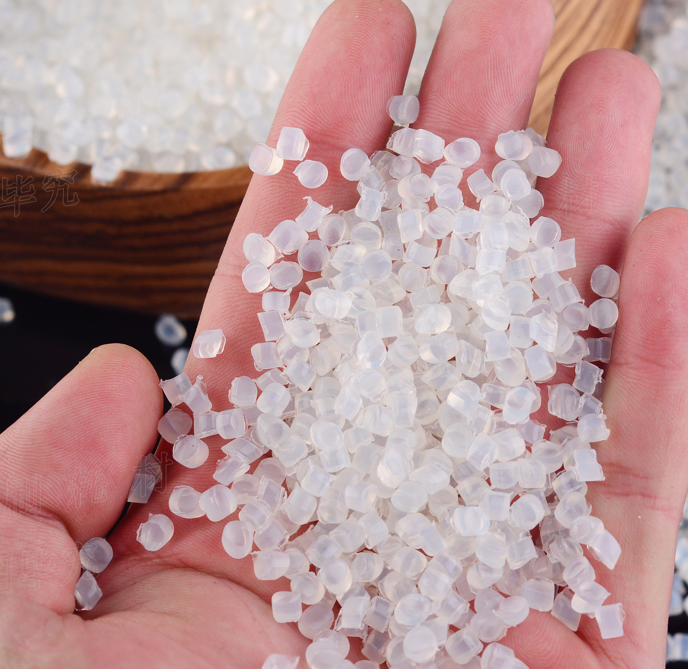 进口无线装机胶粒热熔胶颗粒书刊装订环保无烟装订耗材