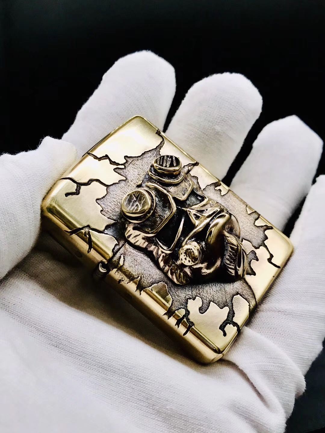 正版zippo煤油防风打火机新款地狱男爵纯铜盔甲机复古怀旧男士礼