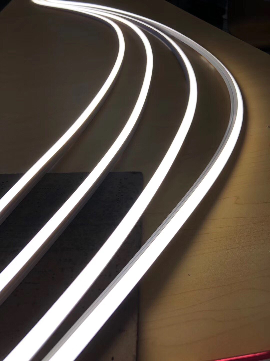 线型led低压硅胶柔性霓虹灯方形正发发光嵌入式led灯带