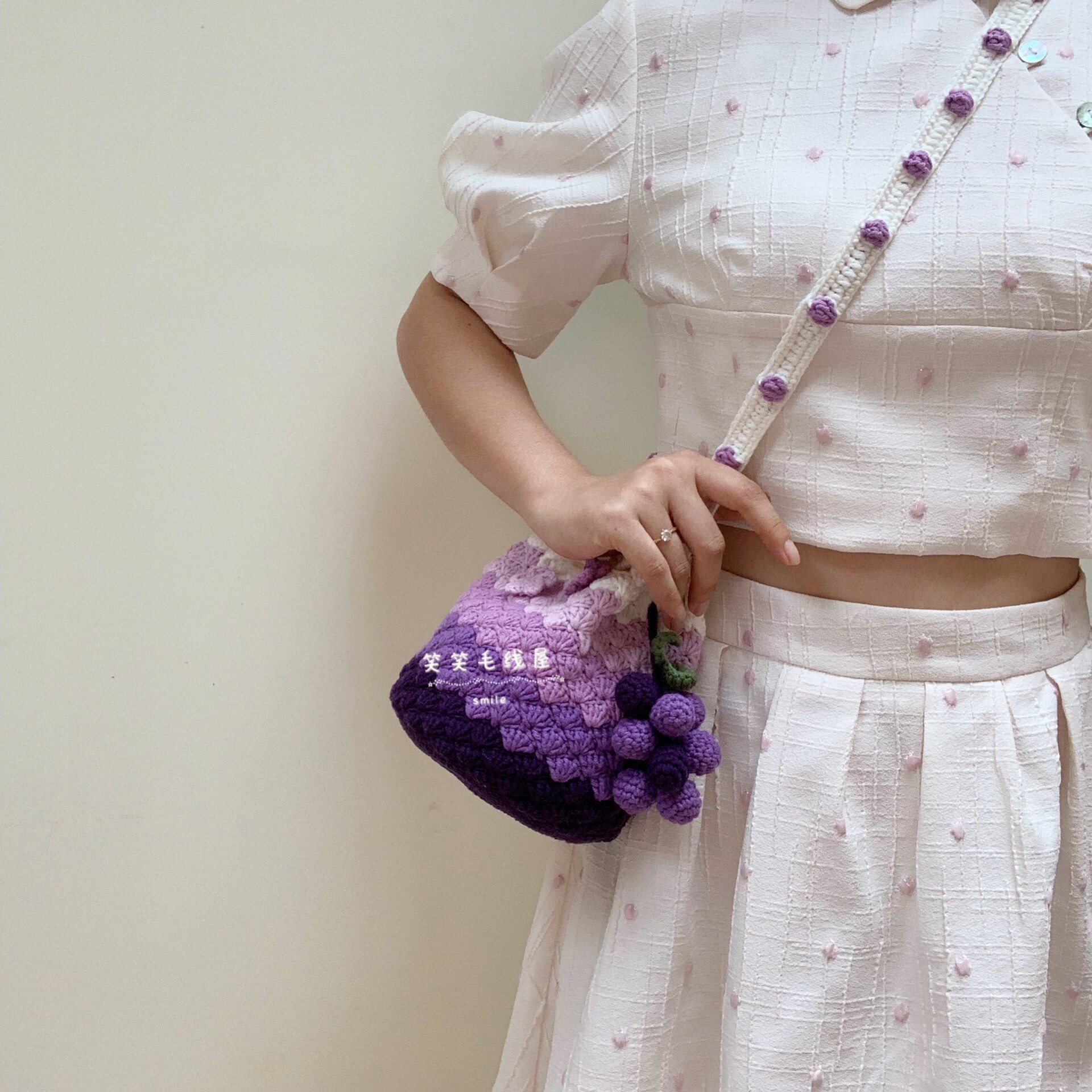 笑笑毛线屋 紫色渐变葡萄水桶束口包斜跨可爱diy材料包礼物牛奶棉