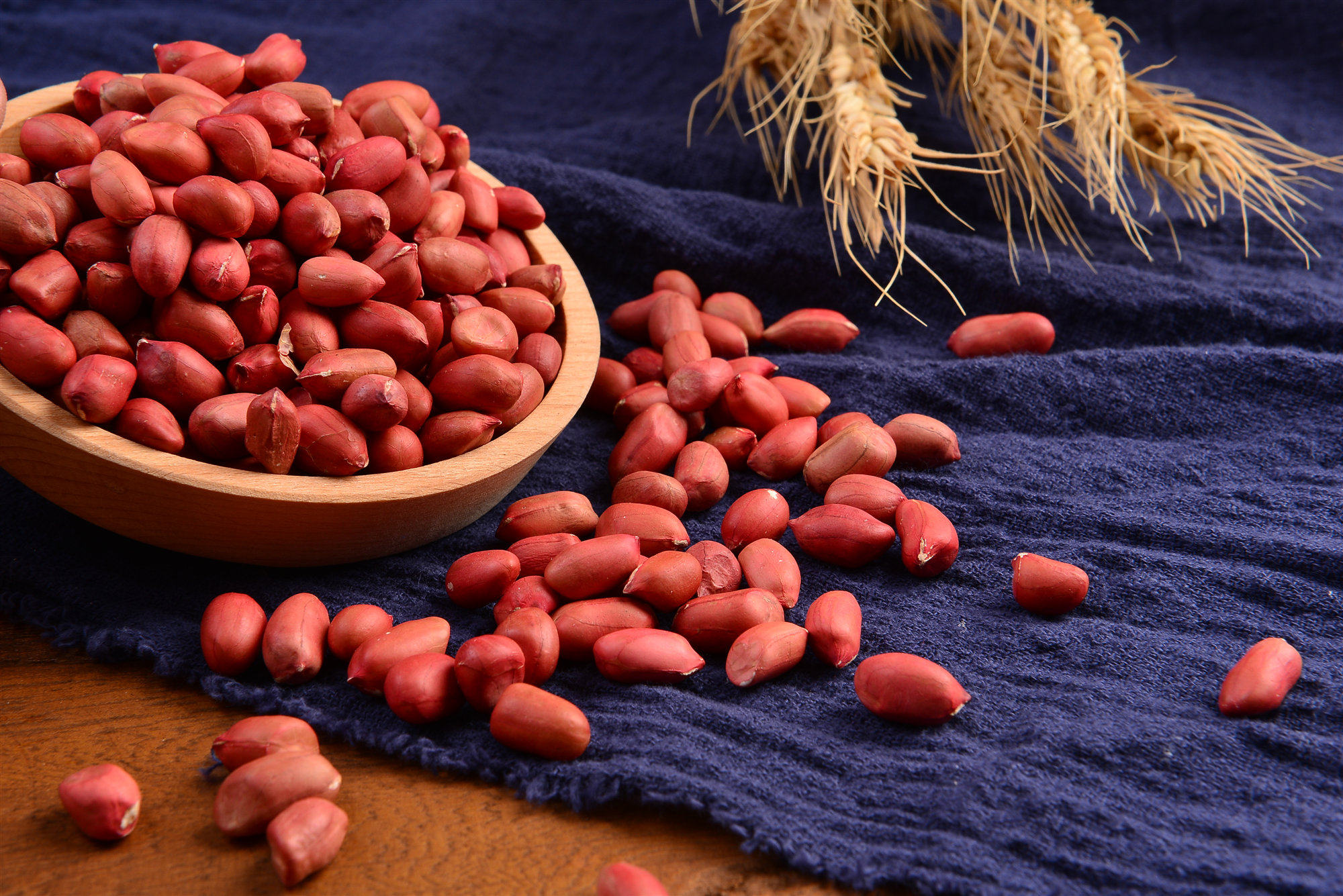 2019带壳红皮生花生新鲜晒干小粒花生米红衣花生种子东北农家5斤