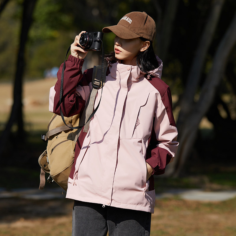 冲锋外套春秋薄款美式小个子潮牌登山女款冬季冲锋衣