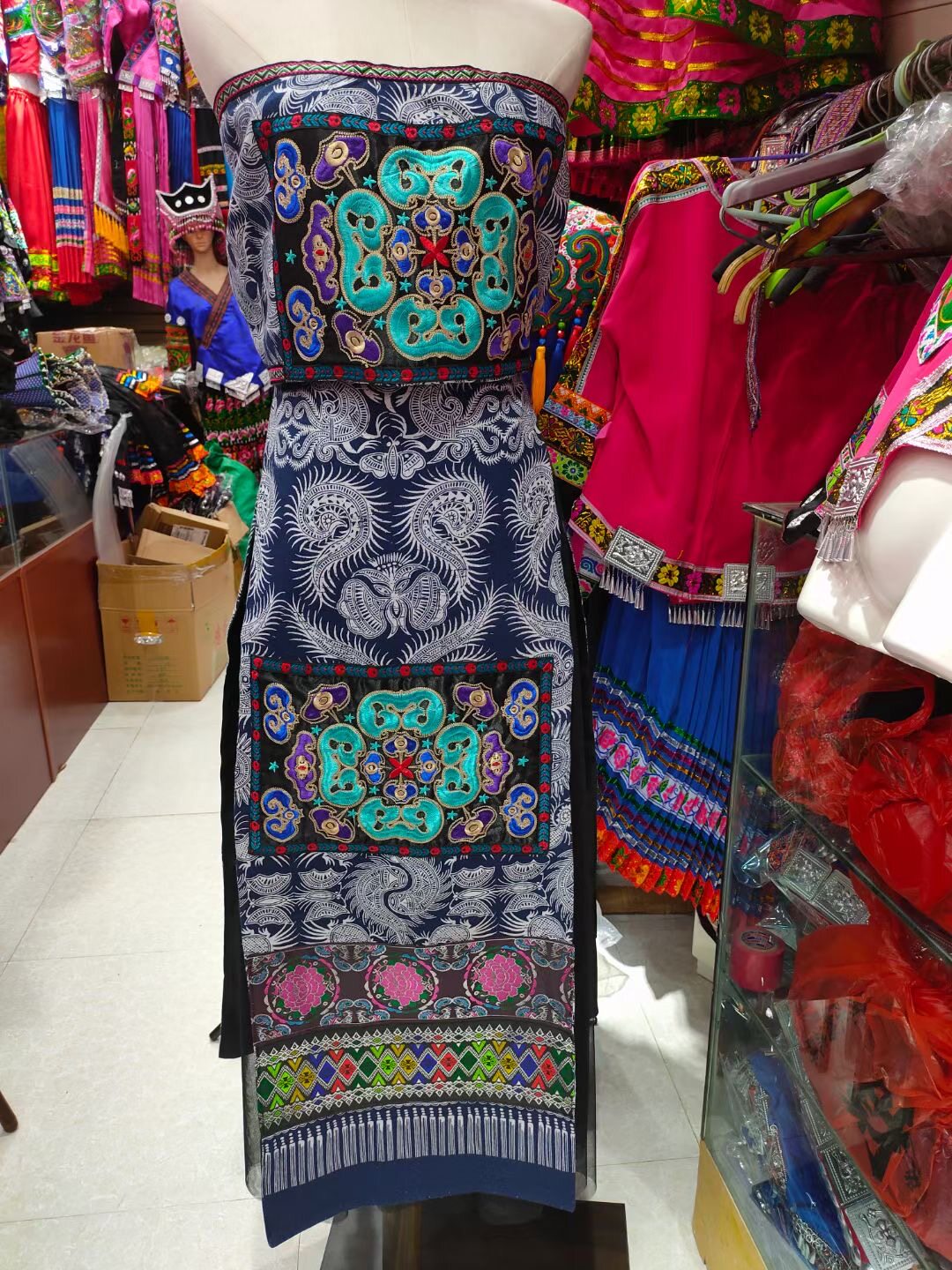 贵州苗族侗族服饰蜡染裹胸长裙套装新款刺绣民族服装