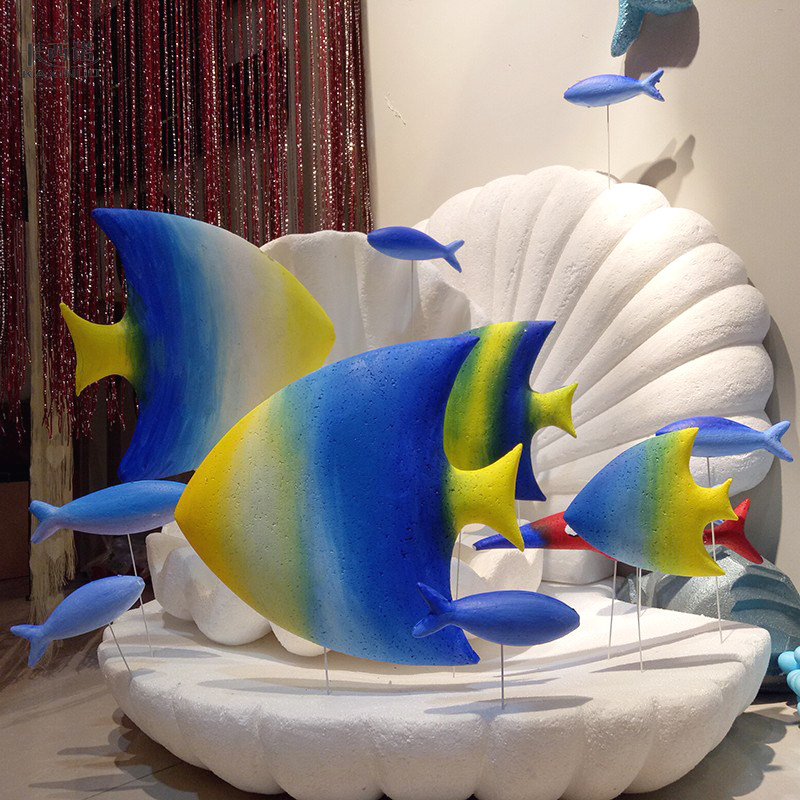 夏季新款美陈装饰橱窗道具海洋主题泡沫鱼吊饰男女服装店氛围布置