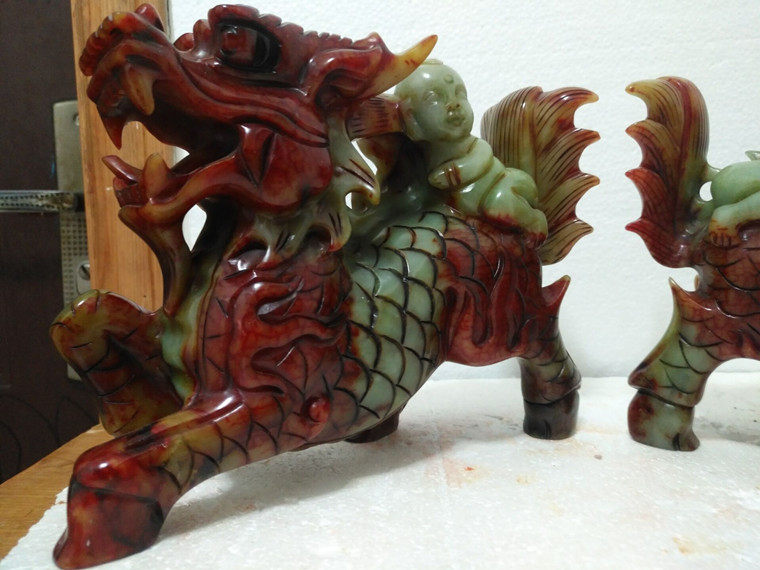 玉麒麟摆件大号天然玉石石麒麟送子镇风水办公室岫玉摆件