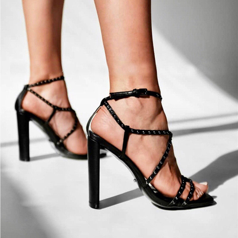 欧美街拍露铆钉走秀罗马鞋女凉鞋夏季防水台粗时装凉鞋