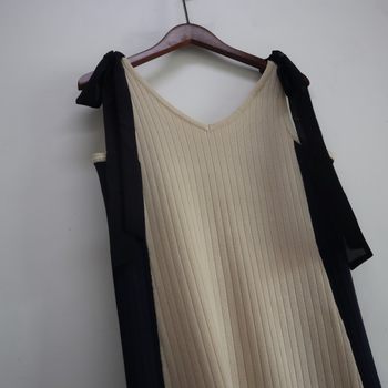 20 ຜະລິດຕະພັນໃຫມ່ການຄ້າຕ່າງປະເທດສັ່ງຊື້ Temperament ຄໍ V-neck ຄູ່ Anti-strip ສູງ Elastic Slim ຄົນອັບເດດ: Knitted Skirt Summer ແບບແມ່ຍິງ