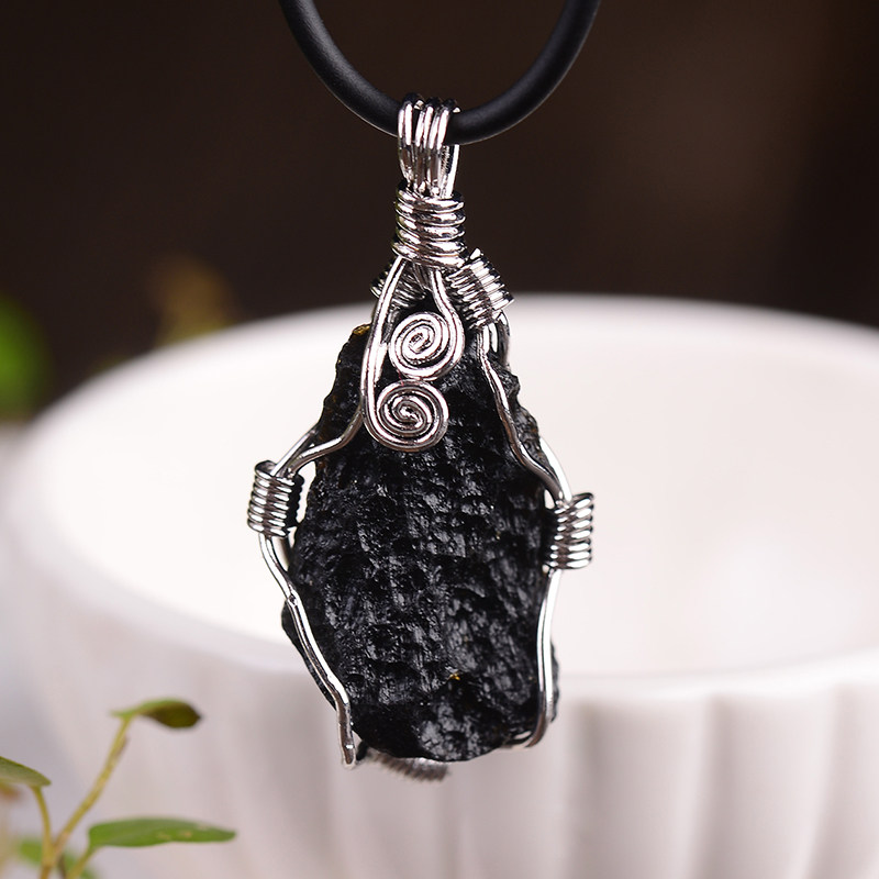 真品天然捷克陨石原石包边吊坠项坠锁骨链男项坠