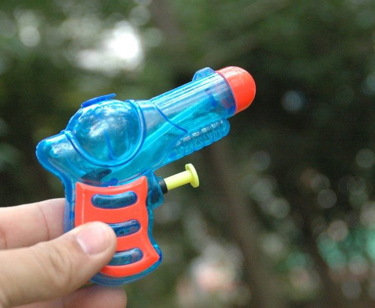 跑男同款 夏日玩水 小孩儿童戏水玩具迷你小号水枪玩具 喷水玩具