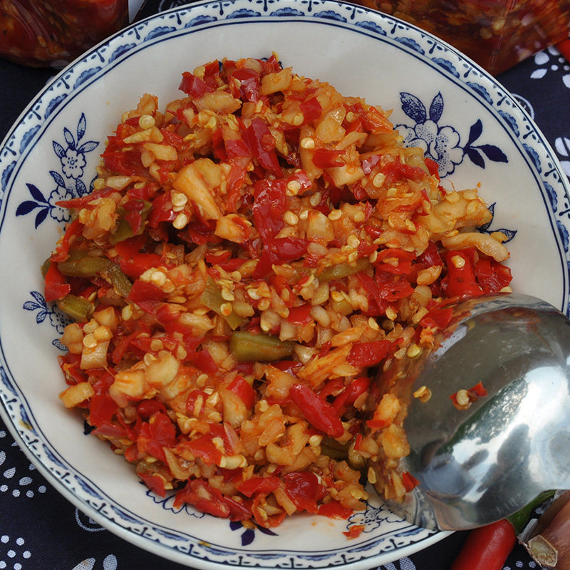 辣椒萝卜湖南特产辣椒酱麻辣咸菜下饭饭菜开胃菜腌制