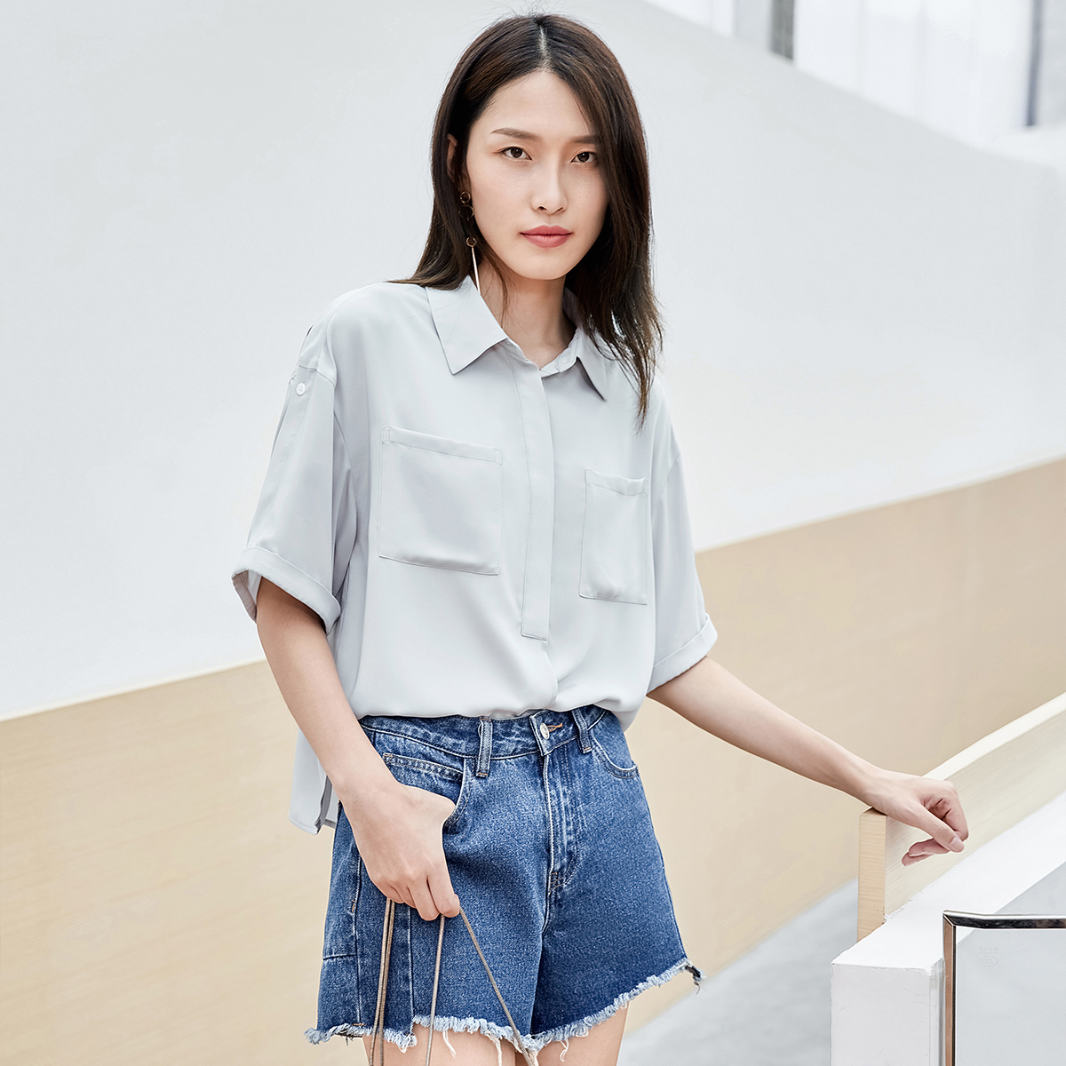 对白宽松简约雪纺衫女上衣2019夏装新款落肩袖口袋五分袖时尚小衫