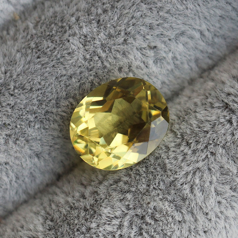 亚历山大石黄变红变色宝石戒指戒面吊坠镶嵌主石椭圆形变色石变石