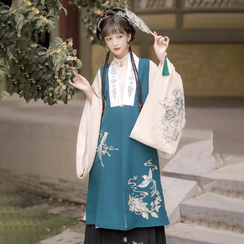 明制汉服女冬装原创正版超仙古风立领斜襟绣花汉服