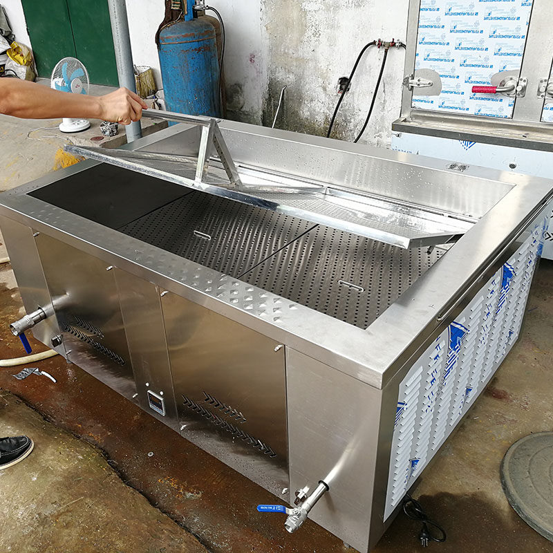 油水分离炸锅:高温锁鲜,商用神器