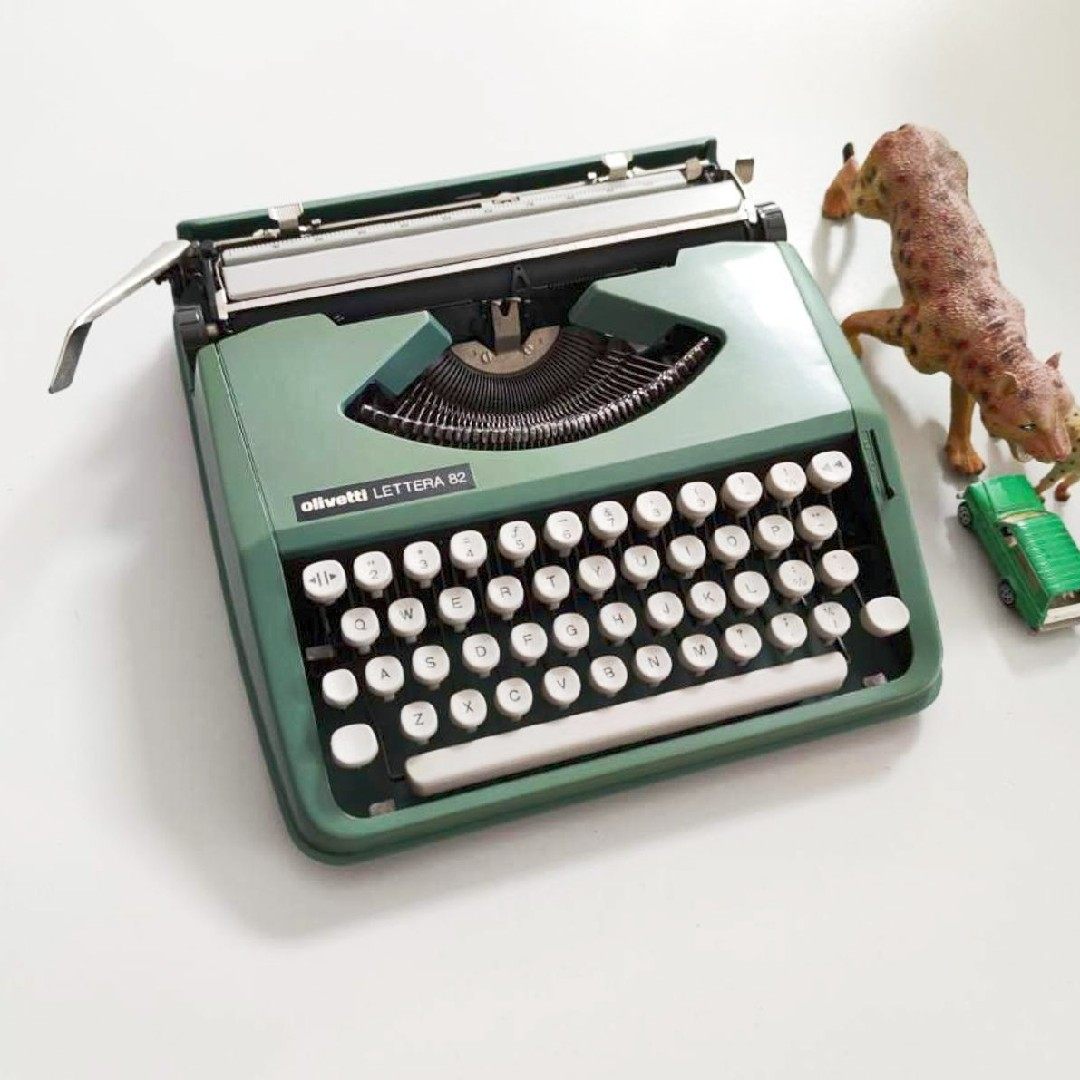 olivettilettera82奥利奥利维维蒂老式复古机械英文打字机礼物打字机