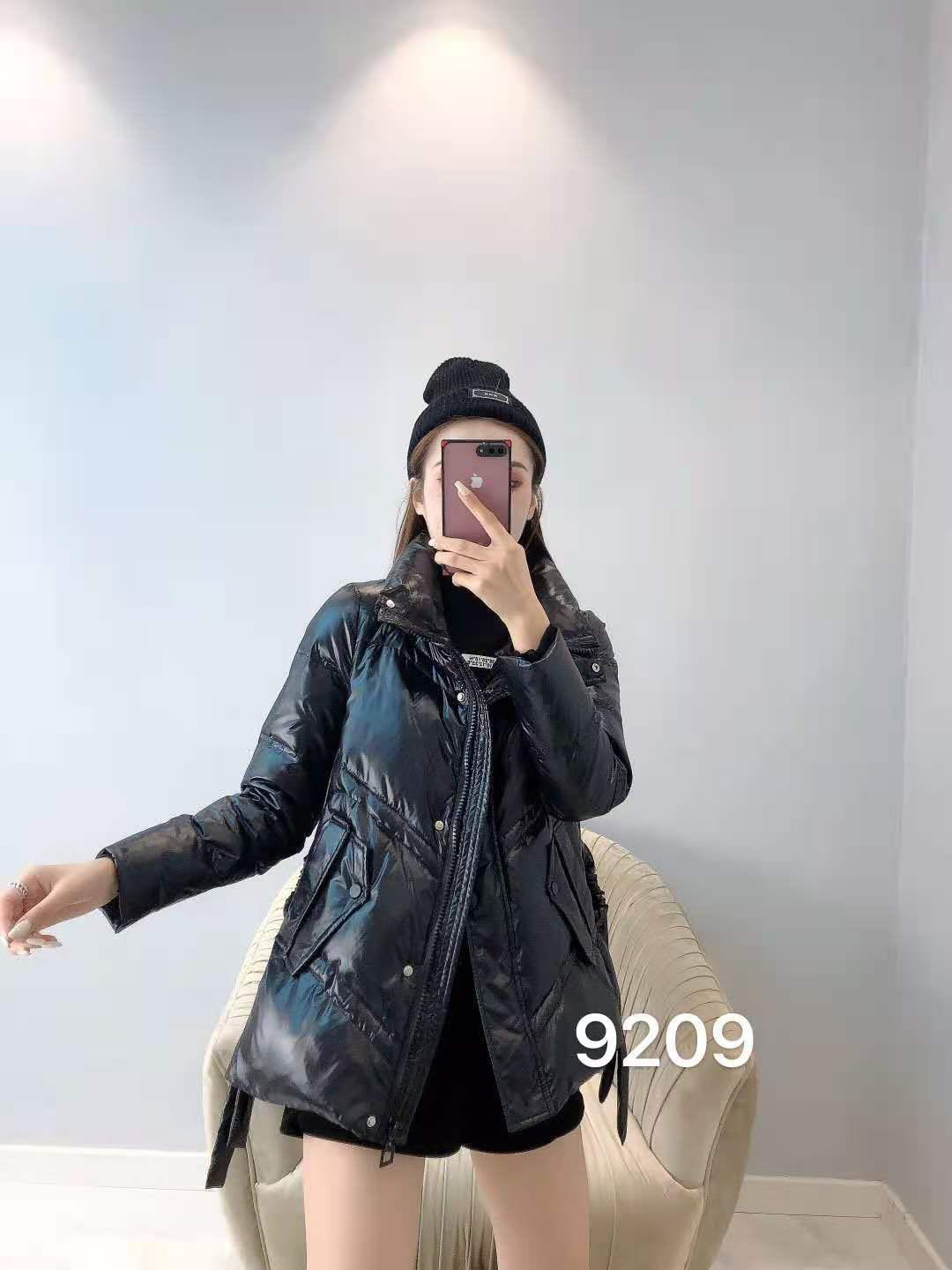 2020冬季艾尚女主角9209抽绳女时尚休闲保暖羽绒服