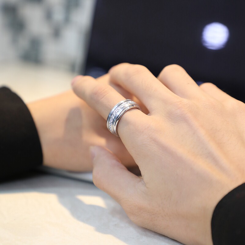 肖战同款戒指潮男士轻奢指环单身戒指情侣钨金转动食指满天星男戒