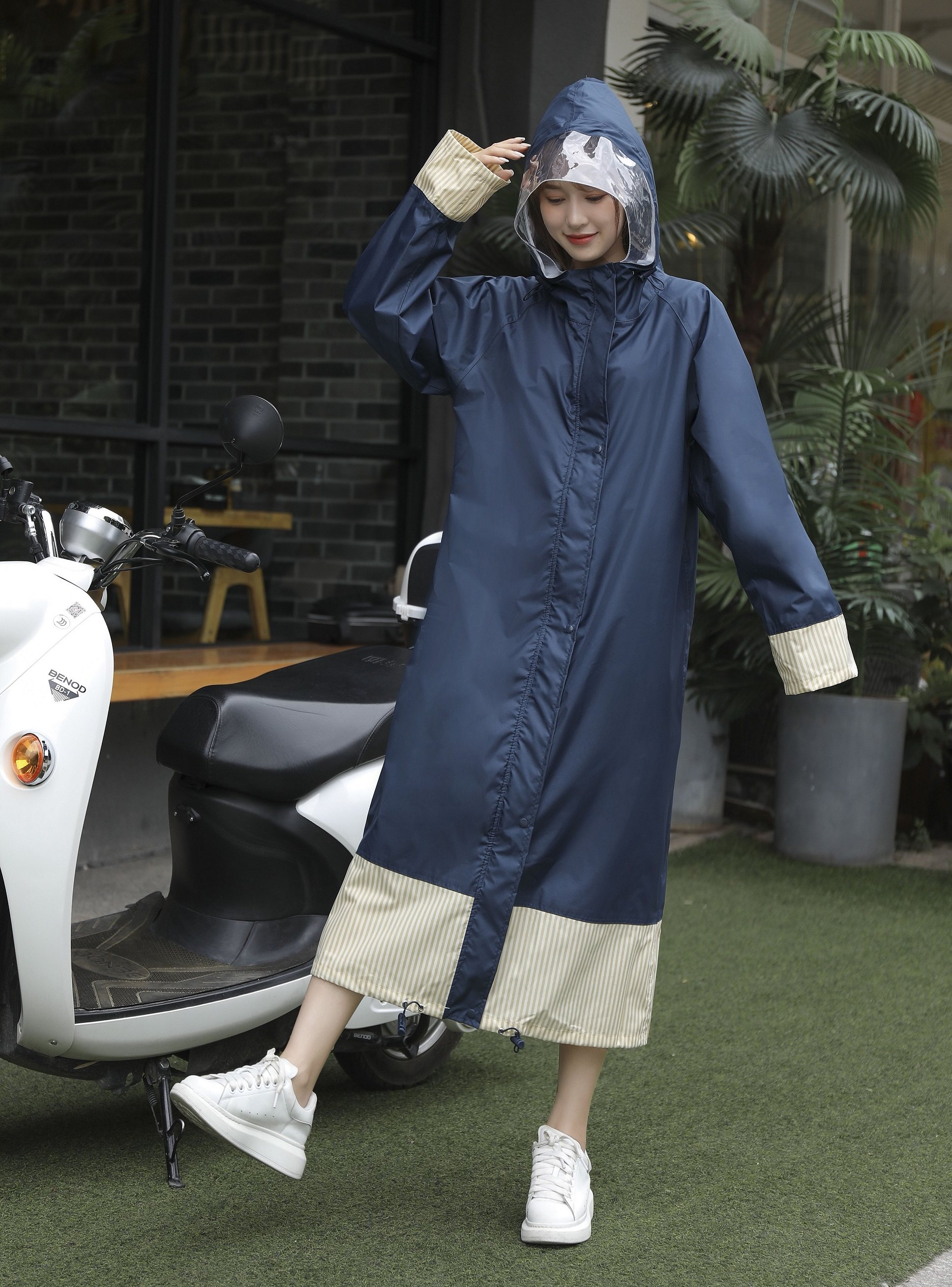 日本原单速干学生成人雨衣书包位长款拉链轻薄防暴雨徒步便携雨披