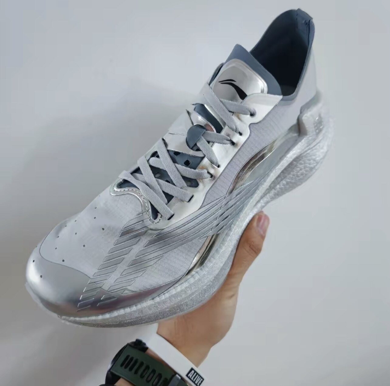 吹杨体育lining李宁绝影回弹减震专业男款夏季跑步鞋