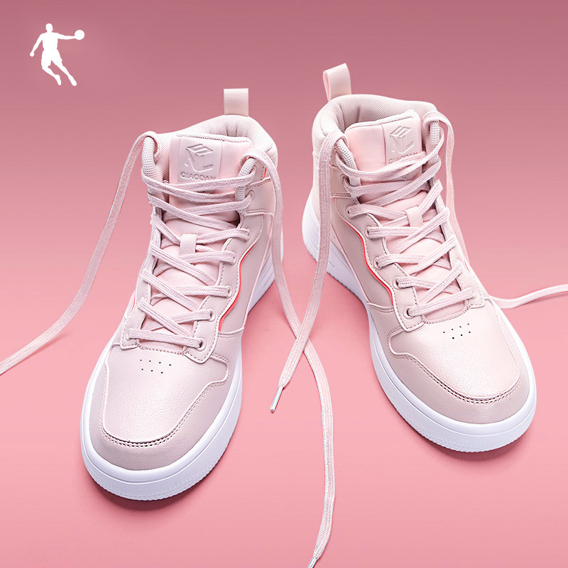 乔丹女鞋冬季2021新款复古休闲黑白白色运动板鞋