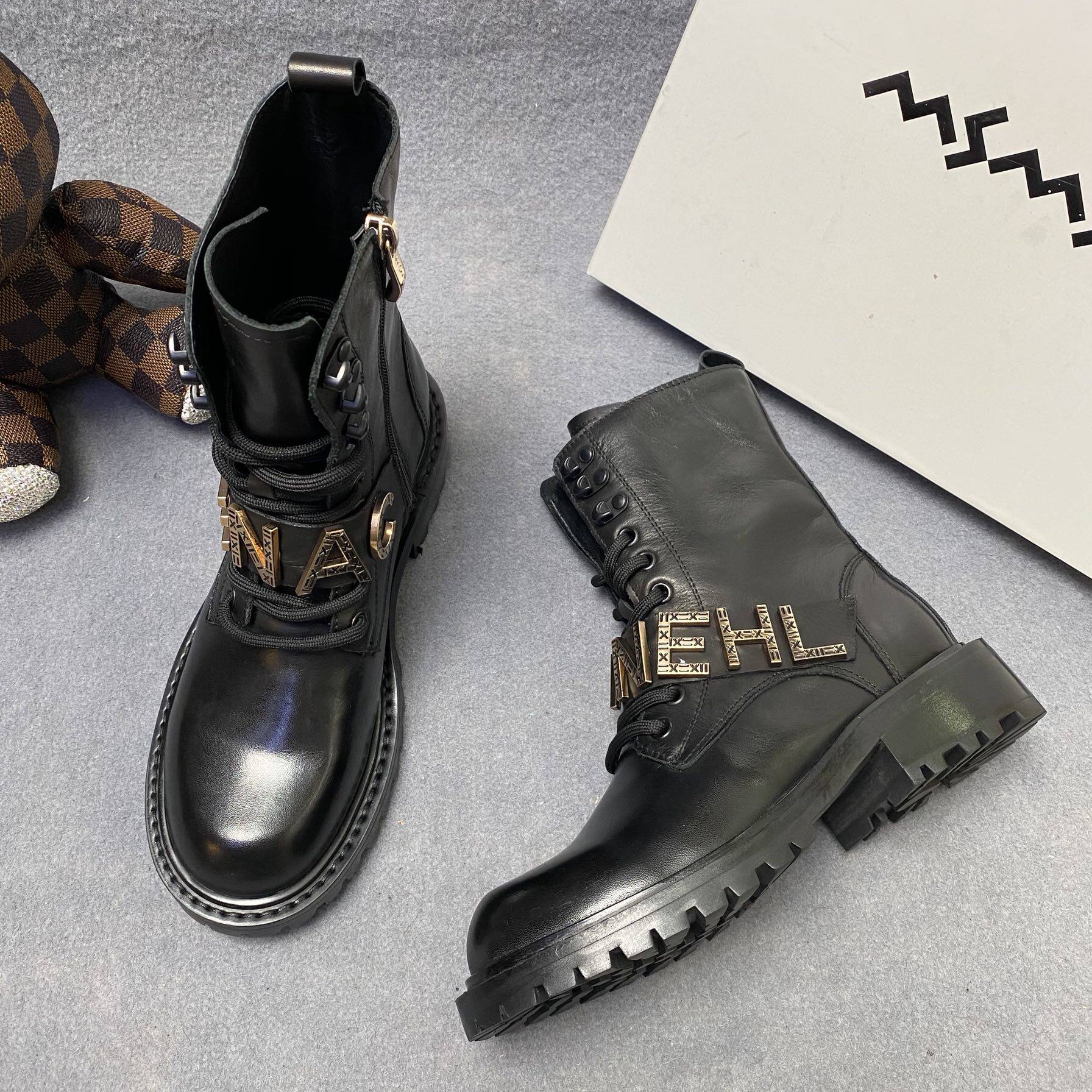 玛莎玛索鞋女2020秋季新款纯皮重工高帮拉链马丁靴