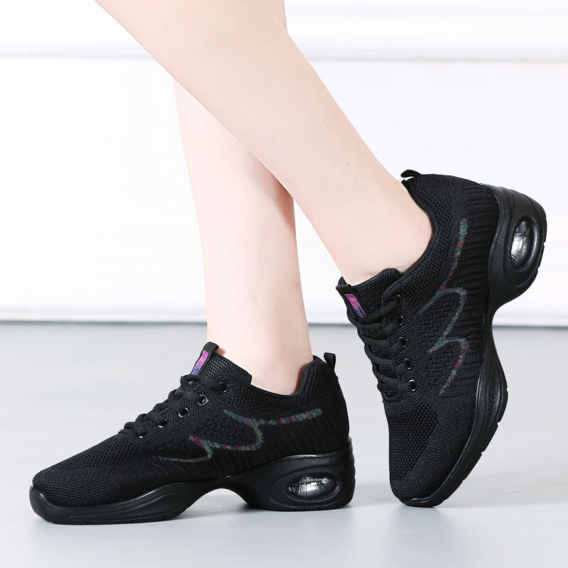 舞鞋舞蹈鞋2021新款四季红色广场舞跳舞春秋软底现代舞鞋