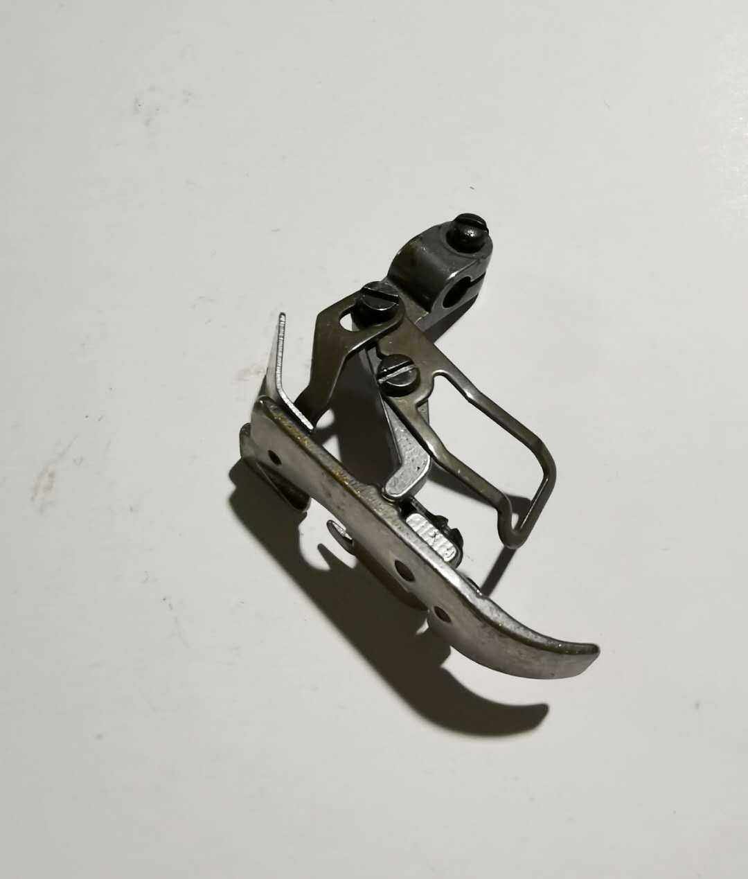 电脑打边车988四线拷边机杰克锁边机压脚钑骨车