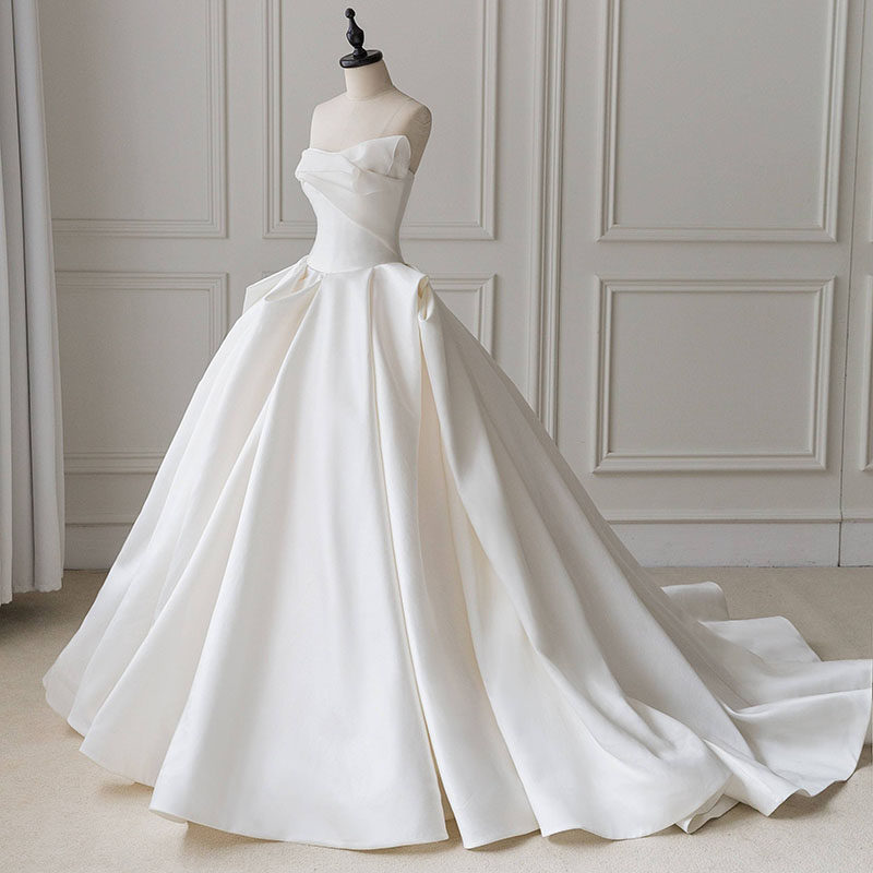 婚纱主婚2021新款新娘一字抹胸法式缎面高级婚纱