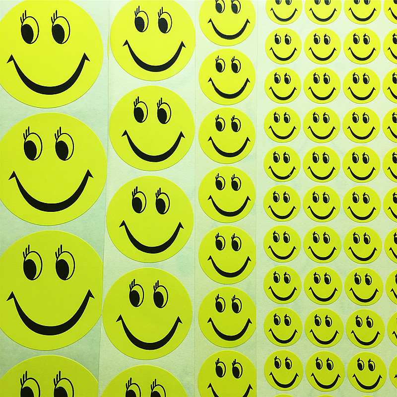 圆形笑脸贴纸大小卡通贴平脸哭可爱表情儿童贴纸