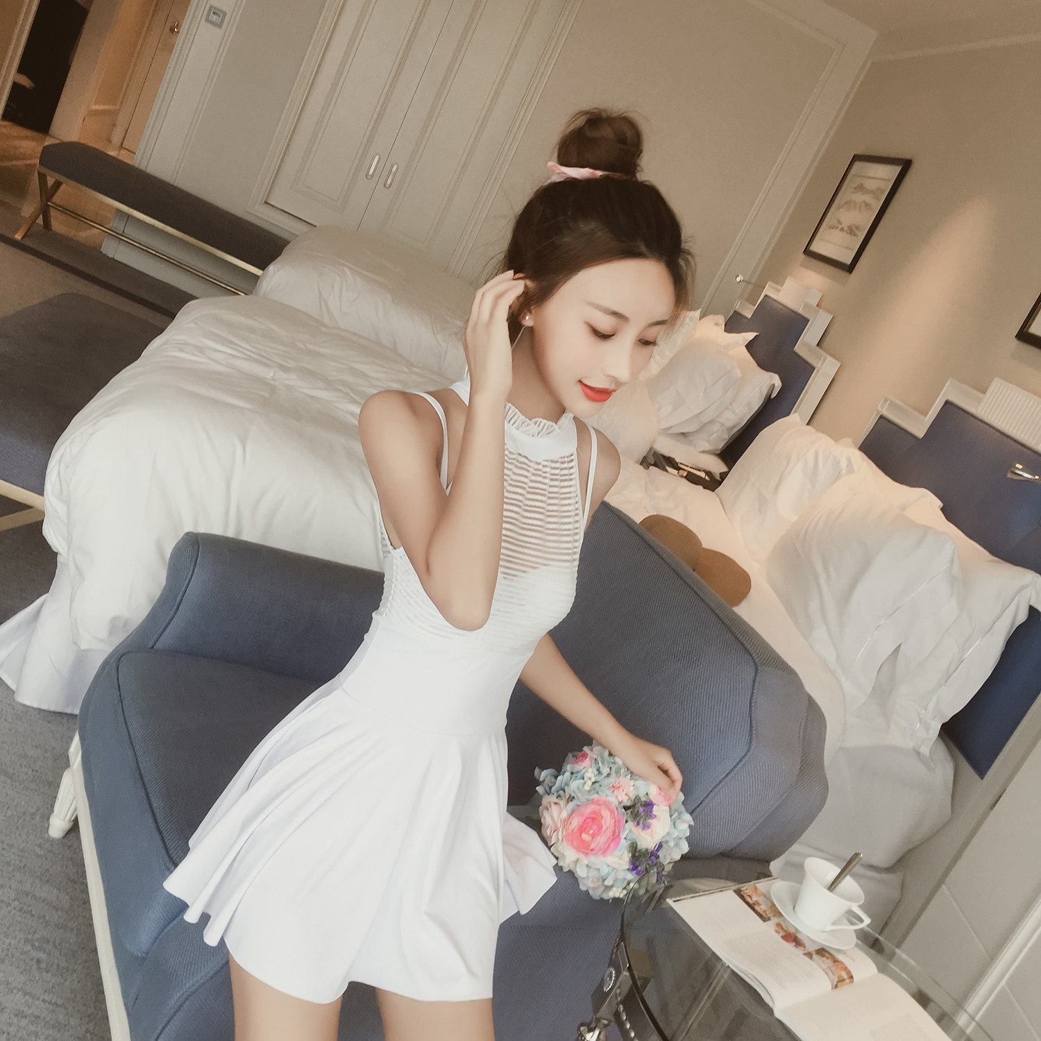 纯白色蕾丝连体泳衣女保守高领裙式游泳衣显瘦遮肚温泉泳装性感