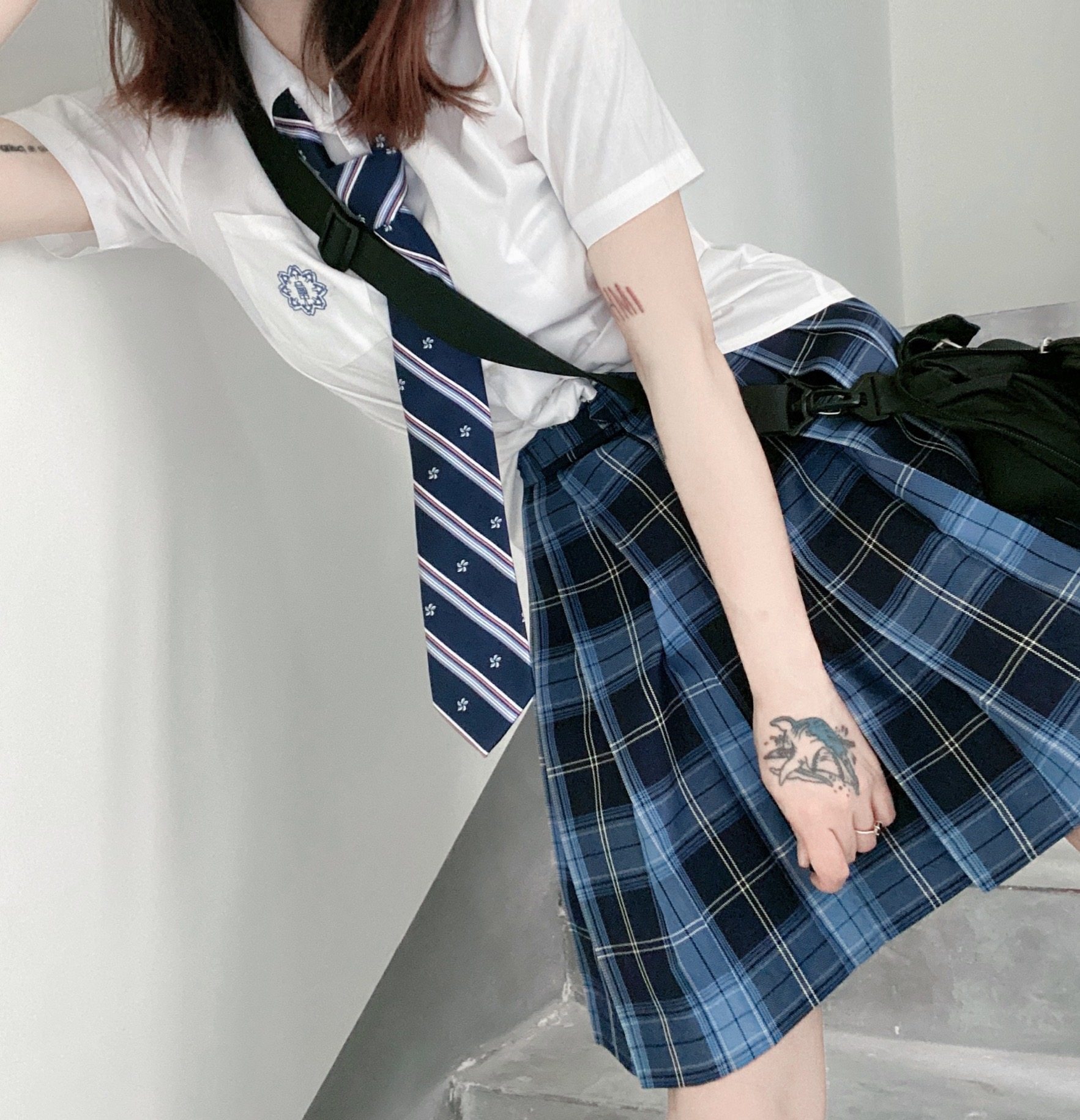 圆中校供款白基础制服jk乌圆衬衫开襟刺绣jk