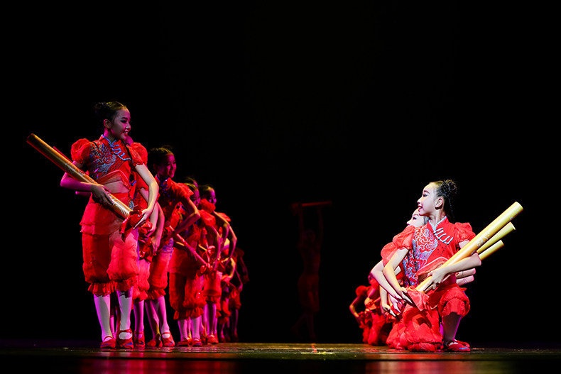 第十届小荷风采渔鼓娃娃舞蹈演出服儿童喜庆开门红儿童演出服