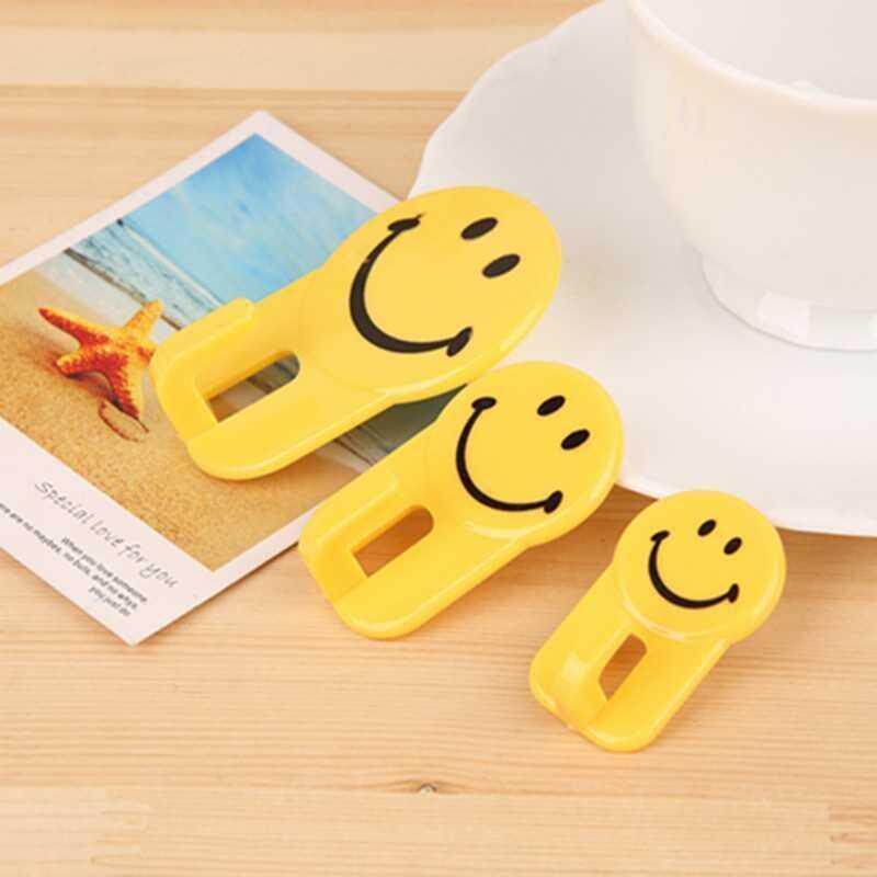 可爱卡通笑脸粘钩优质塑料痕粘胶粘挂钩大中小挂钩